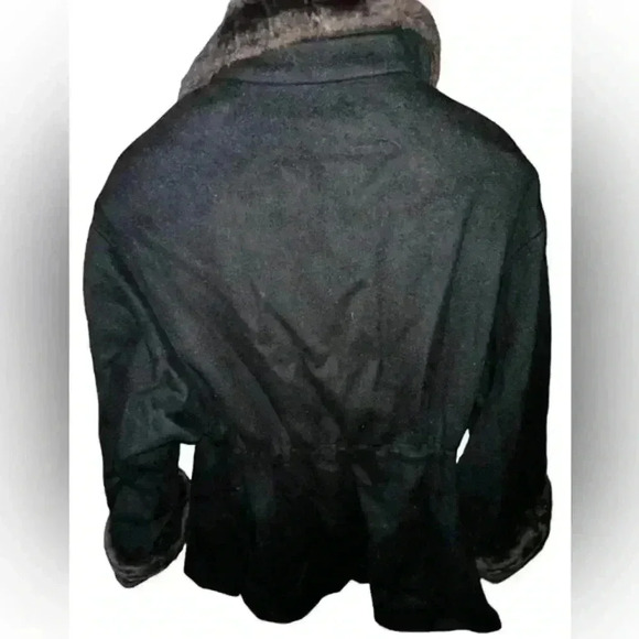 Vintage black Jonathan Michael wool coat. No size. Thinking it’s a 12/14. EUC - Picture 3 of 9